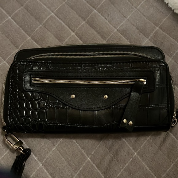 Like new black wristlet - Picture 2 of 3